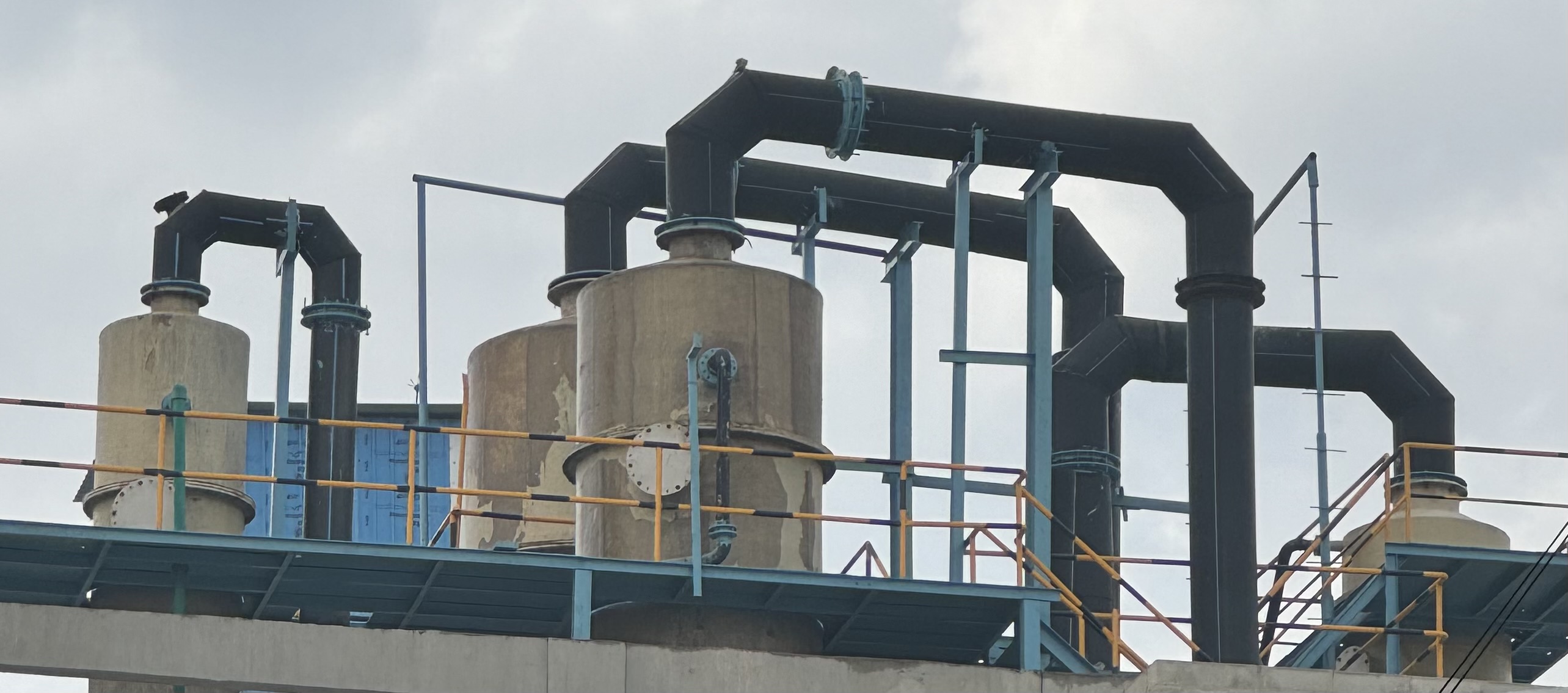 ACFI installed scrubber system and overhead process piping